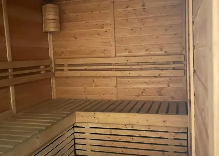 Pet-friendly With Balcony - Near Naia Airport, Picc, Moa & Bay - Free Pool, Sauna, Fast Wifi