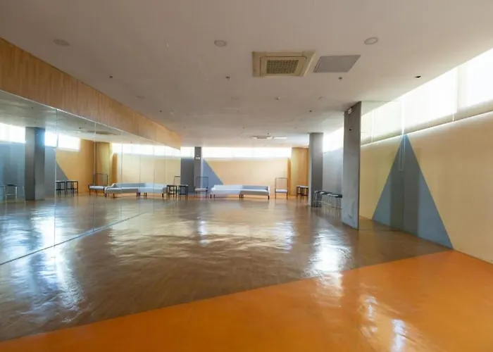 Pet-friendly With Balcony - Near Naia Airport, Picc, Moa & Bay - Free Pool, Sauna, Fast Wifi Manila