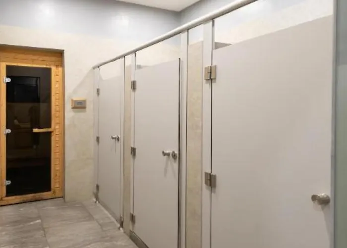 Apartment Pet-friendly With Balcony - Near Naia Airport, Picc, Moa & Bay - Free Pool, Sauna, Fast Wifi