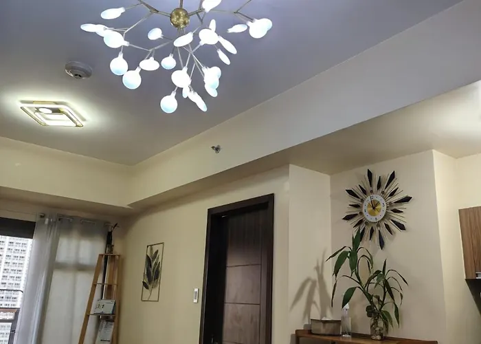 Pet-friendly With Balcony - Near Naia Airport, Picc, Moa & Bay - Free Pool, Sauna, Fast Wifi *